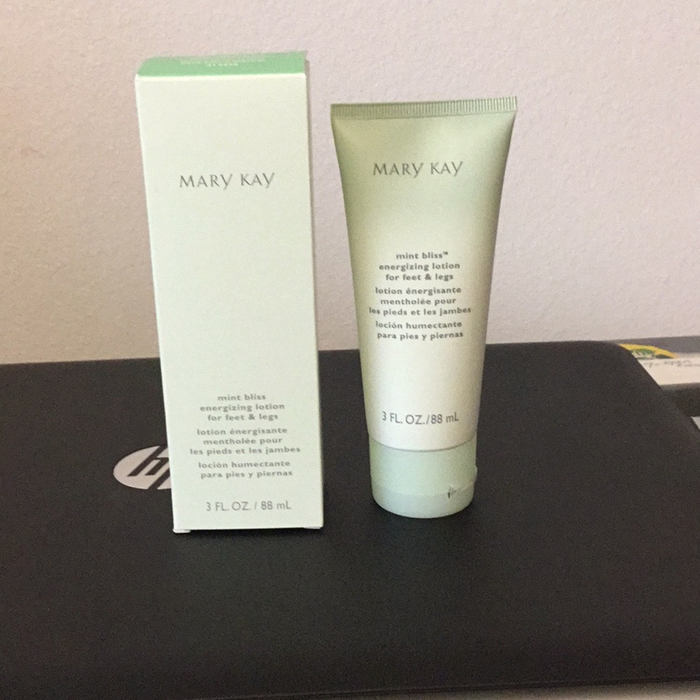 Mint Bliss Energizing Lotion for feet and legs.